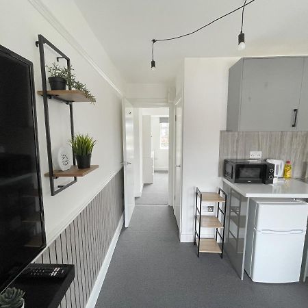 Cosy Bright Studio Apartment Close To Wembley Stadium Λονδίνο Εξωτερικό φωτογραφία