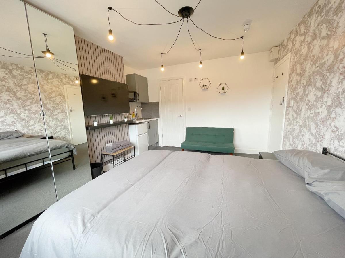 Cosy Bright Studio Apartment Close To Wembley Stadium Λονδίνο Εξωτερικό φωτογραφία